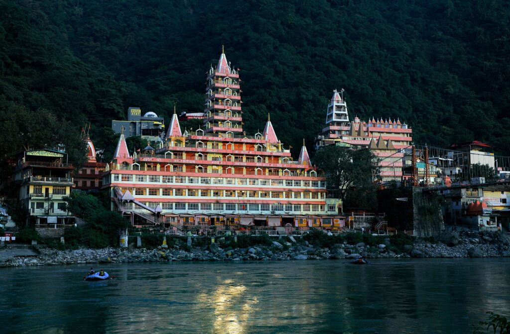 temple, hindu, pilgrim-7499927.jpg